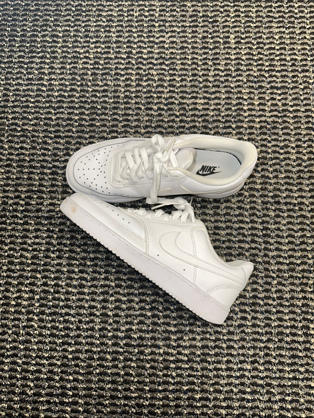 Nike Buroughs Women’s Size 8/ Childs 6 White Low-Top Leather Sneakers EUC - Picture 3 of 5